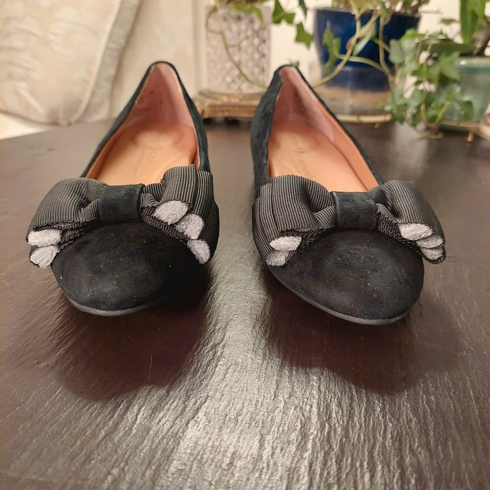 NEW! Gentle Souls Kenneth Cole Women's Atlas Flat Black Suede Bow‎ Size 5.5 $149